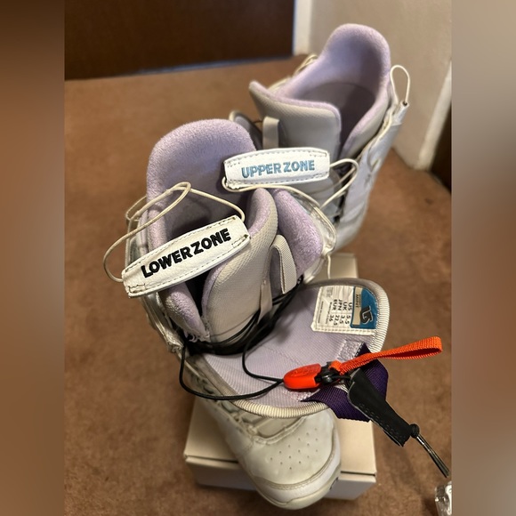 Burton Women’s Snowboard Boots Mint US 5.5 Preloved - Picture 7 of 16